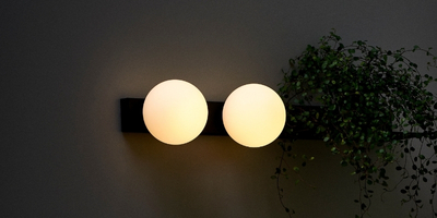Atmospheric wall lamp with shelf and white lampshades