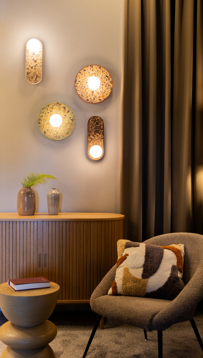 Oval wall lamp LEGRA IP44, cream