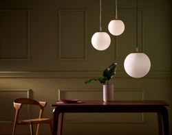 Lampa wisząca ALUR M złota, biały klosz, 30 cm